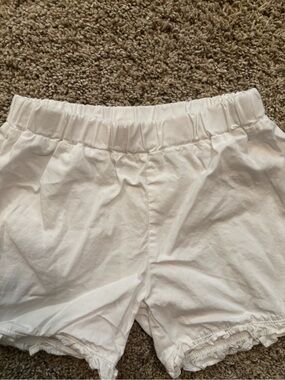 LILA + HAYES ruffle shorts. 2T.